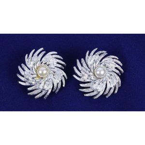 Sara Coventry Clip On Earrings Silver Tone Simulated Pearl Pinwheel